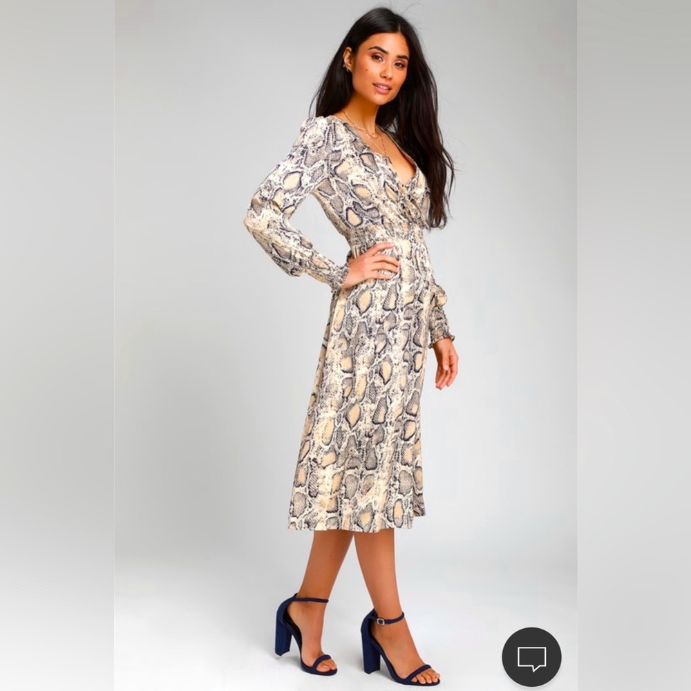 NWOT Upscale Style Cream Snake Print Long Sleeve Midi Dress